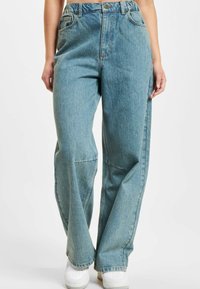 Клешеные джинсы Клешеные джинсы