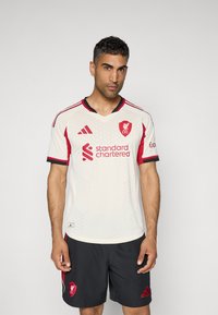 Спортивная форма Спортивная форма