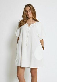 Короткое платье Короткое платье