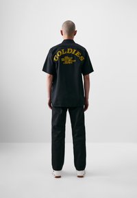 Рубашка с коротким рукавом Рубашка с коротким рукавом