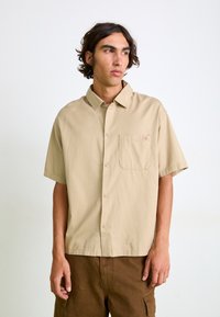 Рубашка с коротким рукавом Рубашка с коротким рукавом