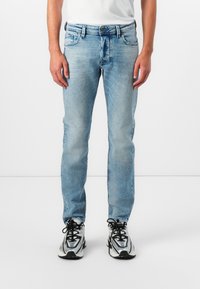 Прямые джинсы Прямые джинсы