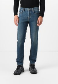 Узкие джинсы Узкие джинсы