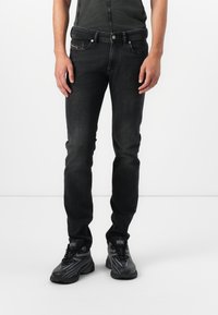 Прямые джинсы Прямые джинсы