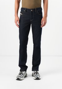 Прямые джинсы Прямые джинсы