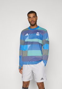 Спортивная форма Спортивная форма