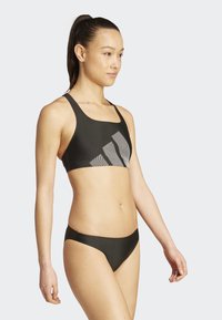 Бикини Бикини