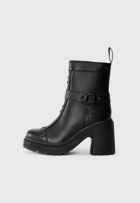 Сапоги Сапоги