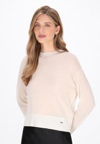 Пуловер Пуловер