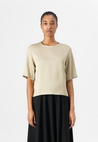 Атласная блузка Атласная блузка