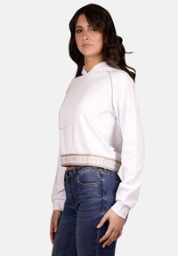 Спортивная толстовка Спортивная толстовка