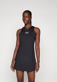 Спортивное платье Спортивное платье