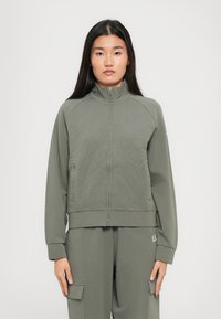 Спортивная толстовка Спортивная толстовка