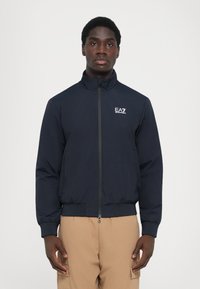 Зимняя куртка Зимняя куртка