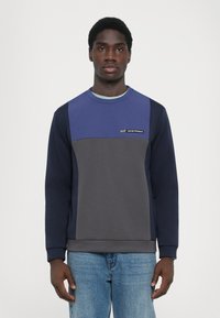 Спортивная кофта Спортивная кофта