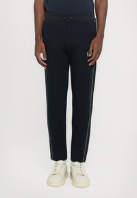 Спортивные штаны Спортивные штаны