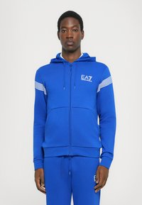 Спортивная кофта Спортивная кофта