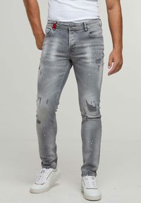 Узкие джинсы Узкие джинсы