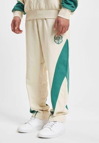 Спортивные штаны Спортивные штаны