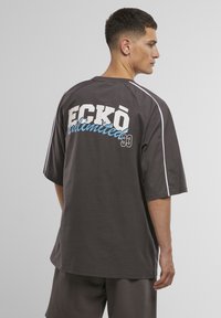 Футболка Футболка