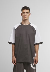 Футболка Футболка