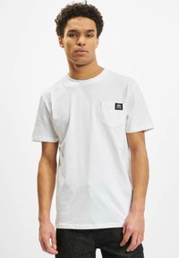 Футболка Футболка