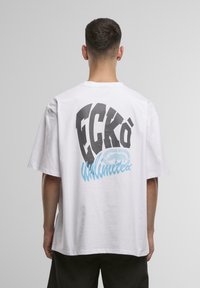 Футболка Футболка