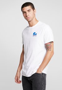 Футболка Футболка