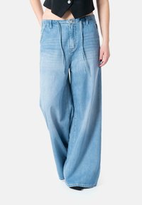 Джинсы Джинсы