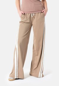 Спортивные штаны Спортивные штаны