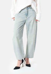 Джинсы Джинсы