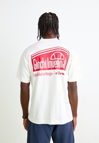 Футболка Футболка