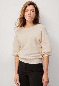 Пуловер с рукавом три четверти Пуловер с рукавом три четверти