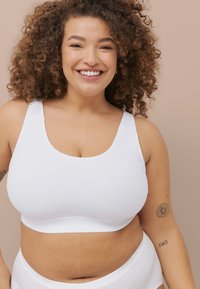 Бюстгальтер Бюстгальтер