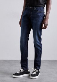 Прямые джинсы Прямые джинсы