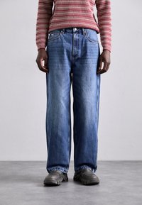 Прямые джинсы Прямые джинсы