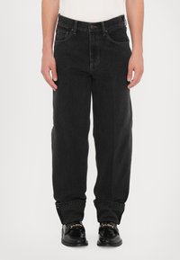 Прямые джинсы Прямые джинсы