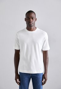 Футболка Футболка