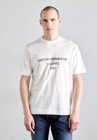 Футболка Футболка