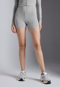 Шорты Шорты