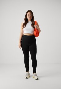 Леггинсы Леггинсы