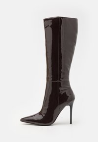 Высокие сапоги Высокие сапоги