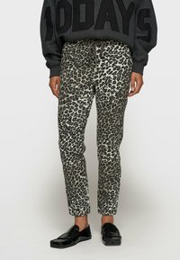 Спортивные штаны Спортивные штаны