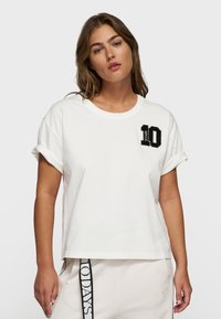 Футболка Футболка