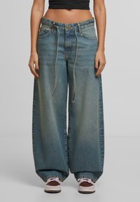 Джинсы Джинсы