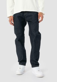 Прямые джинсы Прямые джинсы