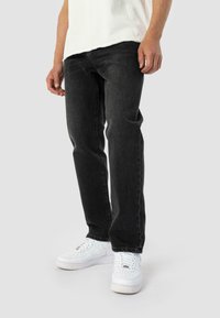 Прямые джинсы Прямые джинсы