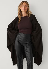 Пончо Пончо