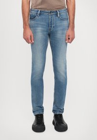 Узкие джинсы Узкие джинсы