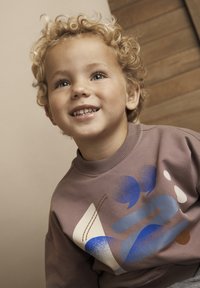 Пуловер Пуловер